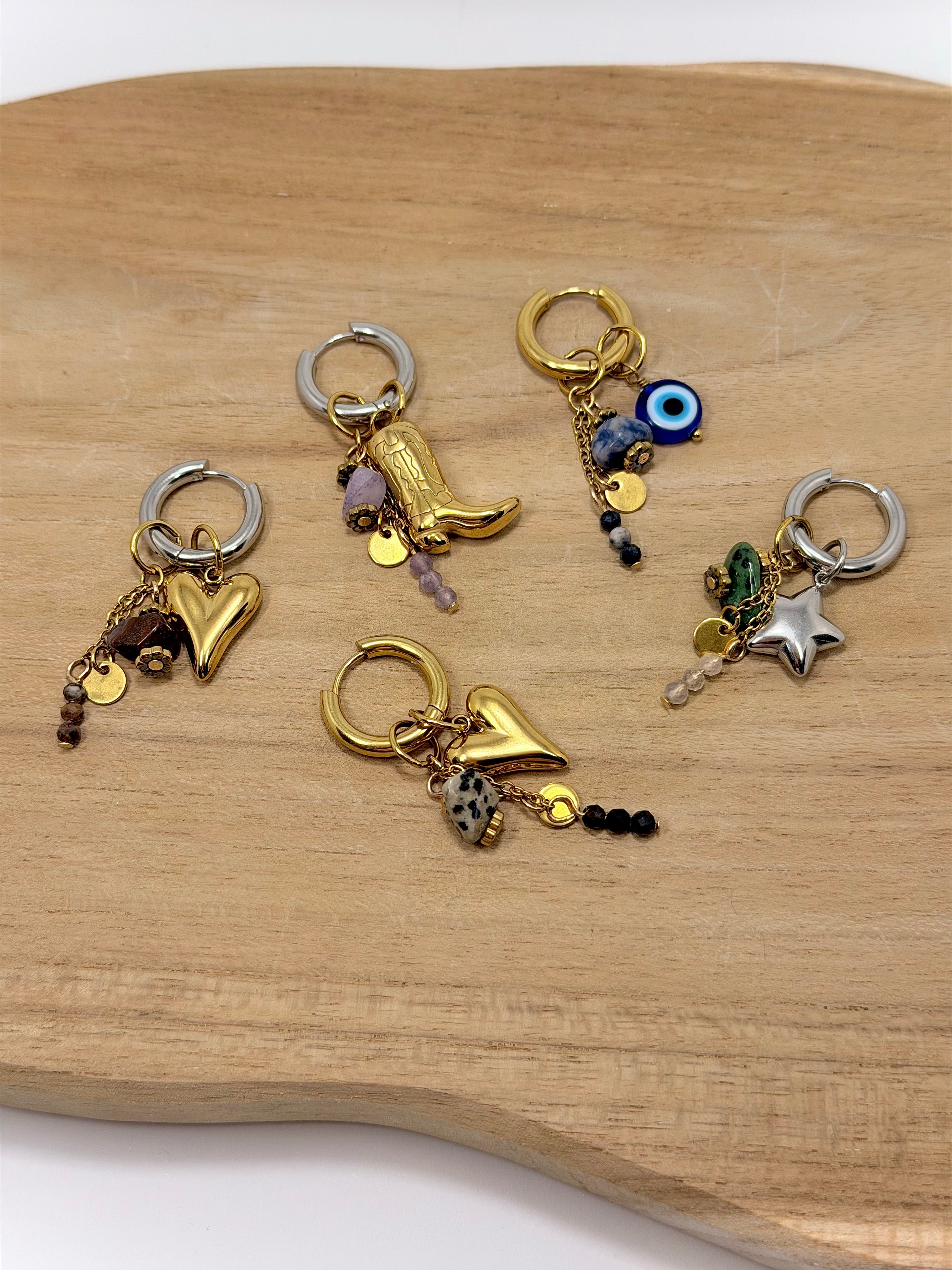 Boucles d'oreille personnalisées avec la breloque mix faite main