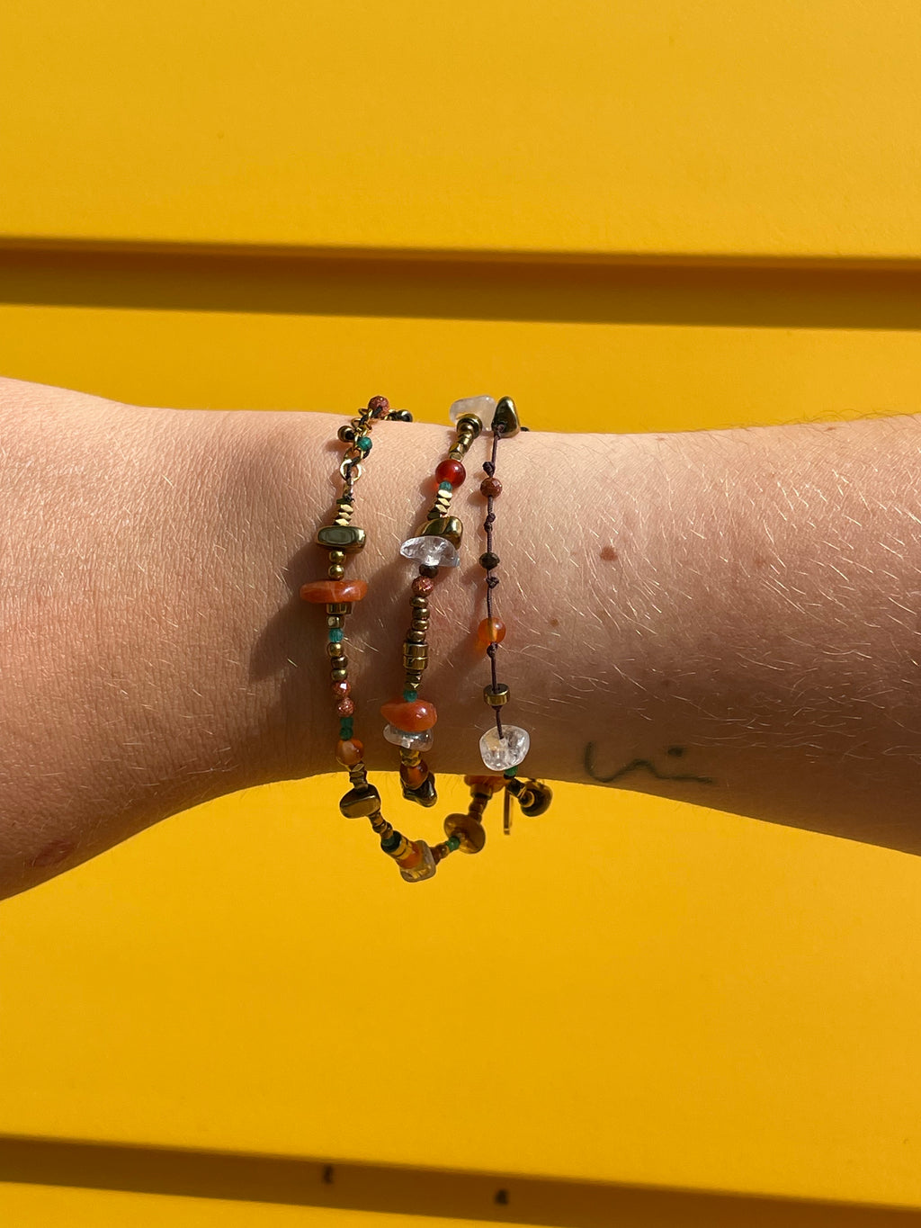 Bracelet 3 tours en acier inoxydable et pierres naturelles orange